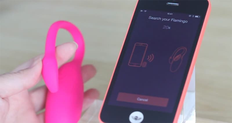 Trứng móc cua Magic Motion Flamingo kết nối phone